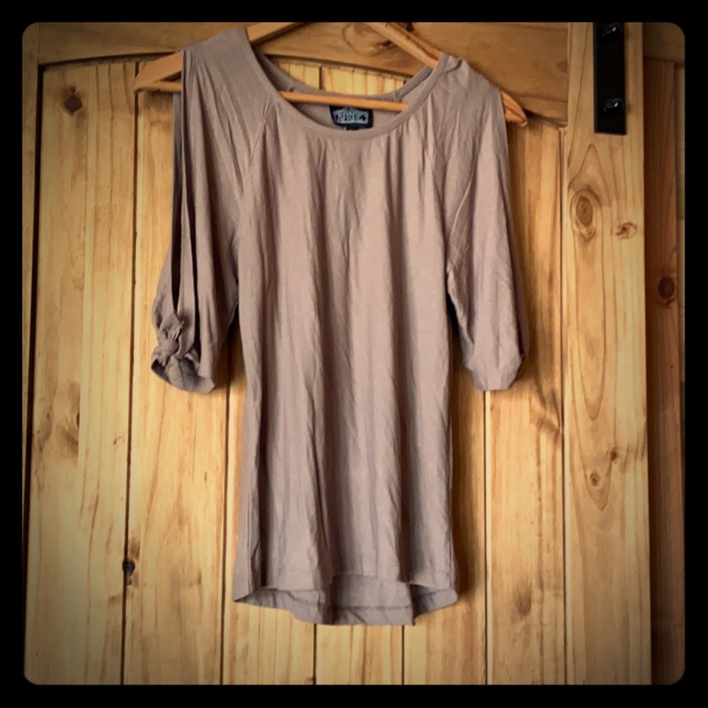 Open sleeve dress shirt